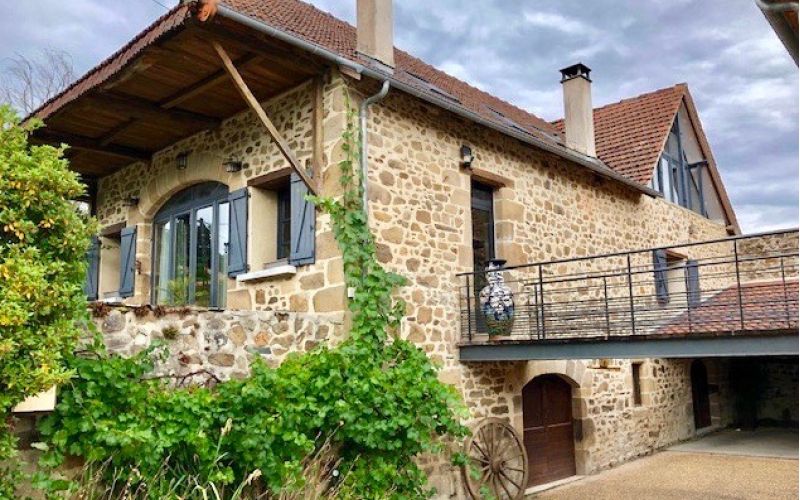 1218 - SUPERBE RENOVATION D'UN ENSEMBLE QUERCYNOIS AVEC PISCINE, AUX PORTES DE FIGEAC (LOT)