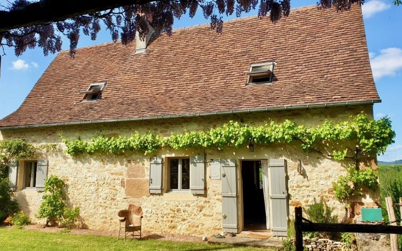 1600 - RAVISSANTE MAISON TYPIQUE LOTOISE RÉNOVÉE, AVEC SA DÉPENDANCE , SUR 1242 m2 DE TERRAIN, A MOINS DE 5 MINUTES DE FIGEAC (LOT)