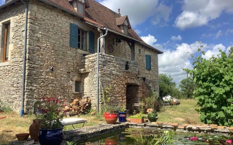 1628 - PROPRIÉTÉ DE CHARME AU CALME AU DESSUS DE LA VALLÉE DU CÉLÉ SUR PLUS DE DEUX HECTARES, CHEMIN DE COMPOSTELLE, PROCHE DE FIGEAC LOT