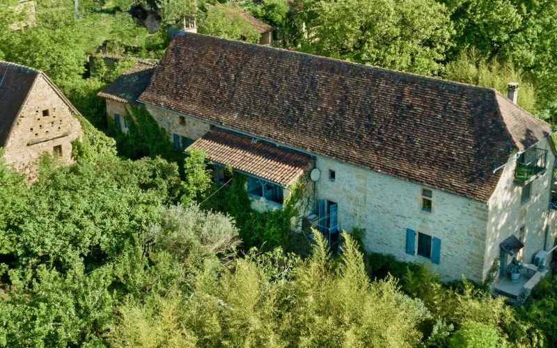 1592 - EXCEPTIONNEL ENSEMBLE QUERCYNOIS DE CARACTÈRE ,  CHARME DU QUERCY AUTHENTIQUE, A QUELQUES KILOMETRES DE FIGEAC, AVEC PISCINE A DEBORDEMENT ET VUE PANORAMIQUE  (LOT)