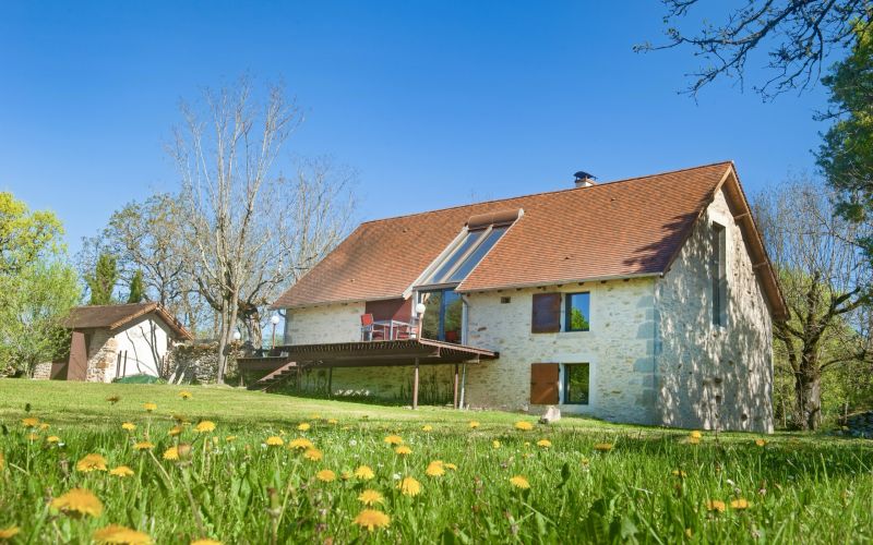 1590 - MAGNIFIQUE GRANGE RÉNOVÉE , RESTAURATION DE QUALITÉ,  MELANGE RÉUSSI DE MODERNE ET D' ANCIEN , SUR 3600 m2 DE TERRAIN, AUX ENVIRONS DE FIGEAC (LOT)