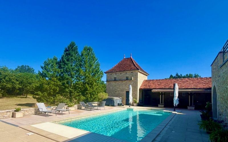 1584 - BELLE PROPRIÉTÉ D'EXCEPTION, AVEC PISCINE SUR PLUS DE 4 HA , MELANGE D'ANCIEN ET DE MODERNE TRES RÉUSSI, BEAUX VOLUMES, AUX ENVIRONS DE FIGEAC SUD, COTÉ AVEYRON