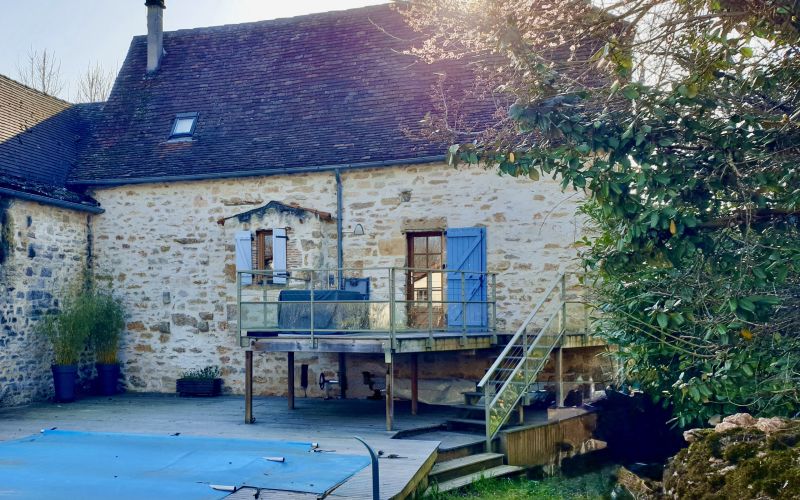 1588 - JOLIE MAISON QUERCYNOISE EN PIERRES, RÉNOVÉE , AVEC PISCINE ET DEPENDANCE, PROCHE FIGEAC OUEST (LOT)