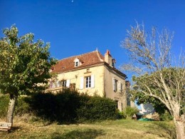 1232 - JOLIE MAISON QUERCYNOISE TYPIQUE A RENOVER, AVEC VUE PANORAMIQUE, AUX ENVIRONS DE FIGEAC (LOT)