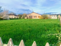 1605 - TERRAIN A BATIR CENTRE VILLE DE FIGEAC (LOT) SUR 686 m2 , RARE