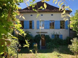 1227 - CHARMANTE MAISON BOURGEOISE AVEC JARDINS, AUX ENVIRONS DE FIGEAC (LOT)