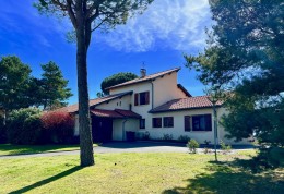 1501 - VILLA CONTEMPORAINE AVEC PISCINE, BELLE VUE DOMINANTE, SECTEUR DECAZEVILLE (AVEYRON)