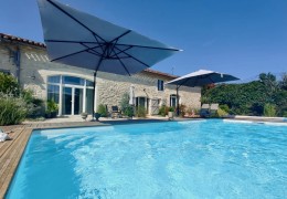 1617 - DOMAINE DE CHARME AVEC GITE/CHAMBRES D'HOTES, PISCINE AU SEL, DEPENDANCES, PUITS,  AUX ENVIRONS DE CAJARC ET CAHORS (LOT)
