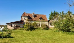 1595 - JOLIE MAISON QUERCYNOISE  ANNEES 1800, AVEC PISCINE SUR 3500 M2 AUX ENVIRONS DE FIGEAC (LOT) COTE OUEST