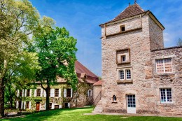 1580 - PROPRIETE DE CARACTERE DANS LA VALLÉE DU LOT,  PROCHE DES SITES REMARQUABLES DU QUERCY, AUX ENVIRONS DE FIGEAC (LOT) SUR 8 HA ENV, 