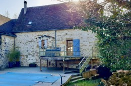 1588 - JOLIE MAISON QUERCYNOISE EN PIERRES, RÉNOVÉE , AVEC PISCINE ET DEPENDANCE, PROCHE FIGEAC OUEST (LOT)