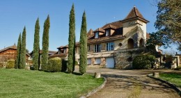 1586 -EXCEPTIONNEL  DOMAINE DE CARACTÈRE AVEC PISCINE INTERIEURE, ASCENSEUR, VUE DOMINANTE SUR PLUS DE DEUX HECTARES, AUX PORTES DE FIGEAC (LOT/AVEYRON)