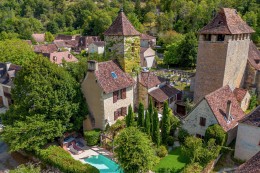 1591 - TOUR DE GUET MEDIEVALE AVEC SA MAISON D'AMIS ET PISCINE, AU COEUR DU PARC NATUREL REGIONAL DU QUERCY