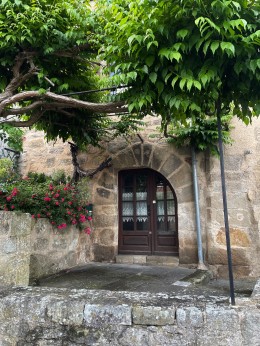 1568 -TRES BELLE MAISON DE CARACTÈRE, BEAUCOUP DE CHARME, ET VOLUMES AGREABLES,  AU COEUR DU CENTRE HISTORIQUE DE FIGEAC (LOT)