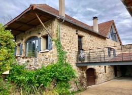 1218 - SUPERBE RENOVATION D'UN ENSEMBLE QUERCYNOIS AVEC PISCINE, AUX PORTES DE FIGEAC (LOT)