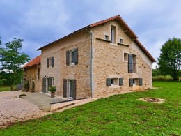 1574 - MAISON EN PIERRES , RESTAURÉE, AVEC  GRANGE ET FOUR A PAIN, AU CALME, ISOLÉE, PROCHE DE CAJARC (LOT) ET VILLENEUVE (AVEYRON)