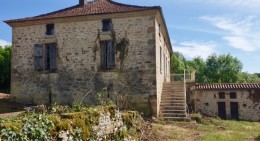 1594 - PETIT HAMEAU QUERCYNOIS DE CHARME A RENOVER SUR 4818 M2 DE TERRAIN, TRES PROCHE DE FIGEAC (LOT)