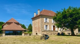 1583 - BELLE MAISON DE MAITRE ANNEES 1900 AVEC SA GRANDE GRANGE, SUR 3731 m2 DE PARC ARBORÉ, AUX ENVIRONS DE FIGEAC (LOT) NORD OUEST