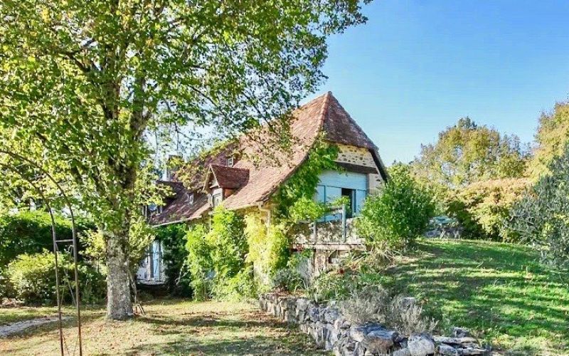 1500 - MAISON DE CARACTERE, STYLE LONGÈRE , ET SA DEPENDANCE, AVEC PISCINE, SUR 5700 M2 DE TERRAIN, AUX ENV DE FIGEAC (LOT)