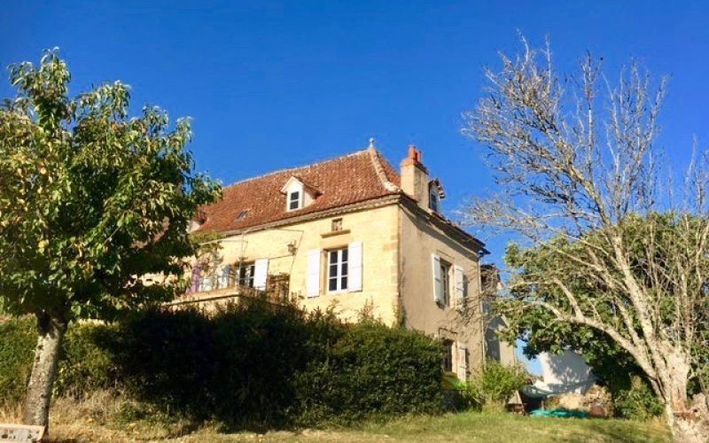 1232 - JOLIE MAISON QUERCYNOISE TYPIQUE A RENOVER, AVEC VUE PANORAMIQUE, AUX ENVIRONS DE FIGEAC (LOT)