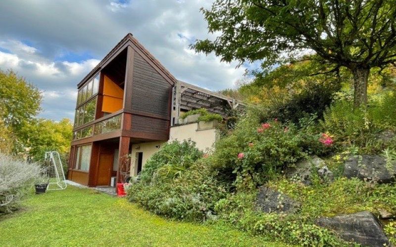 1343 - BELLE ET TRES ORIGINALE VILLA MODERNE, AVEC VUE MAGNIFIQUE,  PARC ARBORE DE 3200 m2, SECTEUR FIGEAC (LOT)